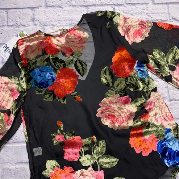 Show Me Your Mumu Floral Velvet Blouse - Picture 8 of 9
